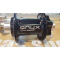DT Swiss Onyx 20/110mm 6 bolt Musta