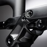 The flip chip allows riders to have 27+ compatibility with the same frame.