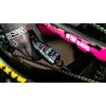 IDEAL FOR MTB, ROAD AND CYCLOCROSS
Repels water for chain and component protection.