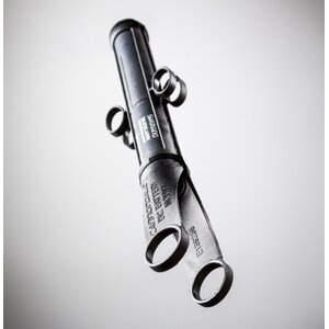 The easily accessible internal top tube Di2 battery holder allows for stealth dropper post compatibility.
