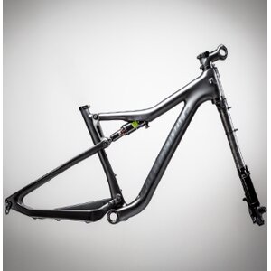 Short chainstays for traction and agility, slack head angle for stability, even at higher speeds, and tight 'Trail' Measurement for agility at slower speeds combine for a spot-on XXC riding experience.