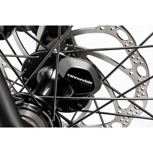 An integrated wheel sensor helps track your activity (like speed, distance and calories burned), registers your bike, reminds you of needed service and more, all through the free Cannondale app.