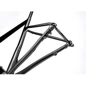 The Speed Release thru-axles allow faster, easier wheel changes and are compatible with most standard thru-axle wheelsets.