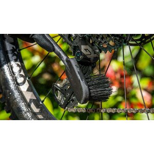 Muc-Off Drivetrain and tire brush