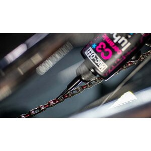 CREATES CERAMIC COATING FOR CHAIN PROTECTION
Ultra long distance performance